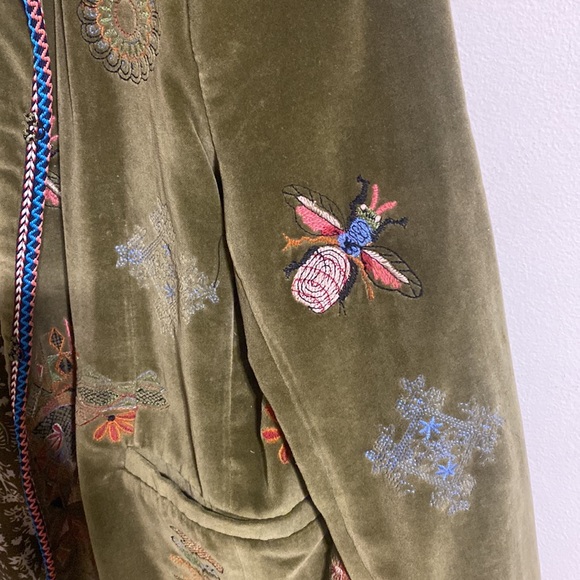 Zara Woman Velvet Embroidered Beetles Flowers Blazer in Johnny Was style - Picture 6 of 12